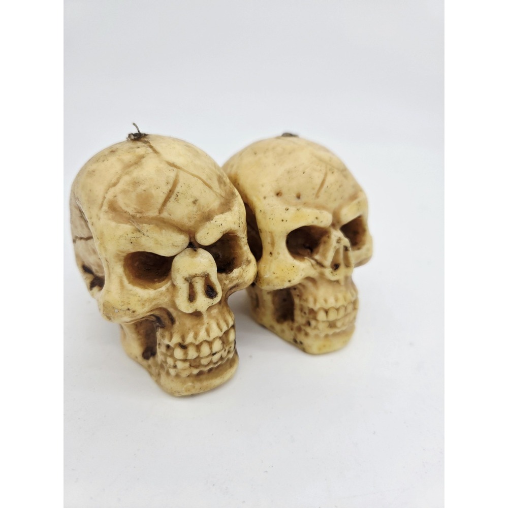 Gothic Lot‎ of 2 Lifelike Skull Halloween gothic Candles 3.5" Detailed Unique!